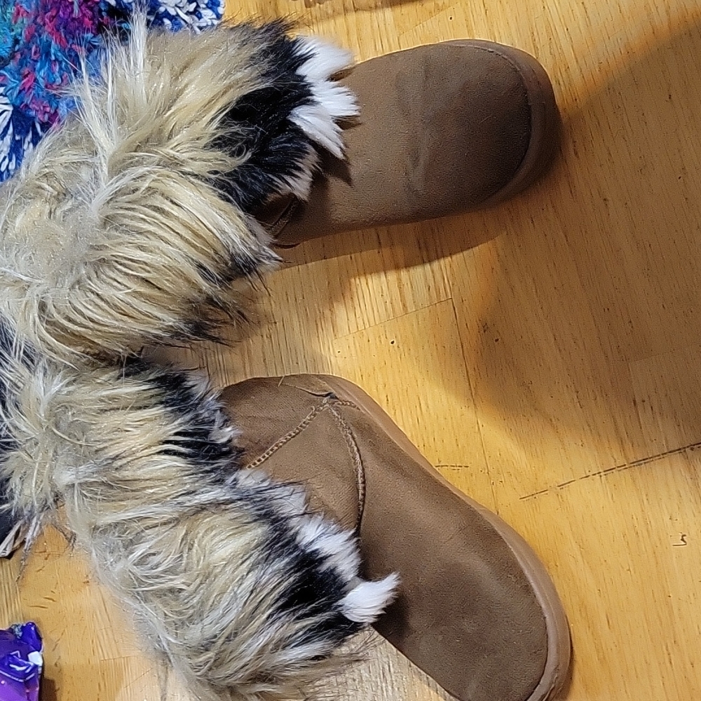 Winter Fasion Boots size 6